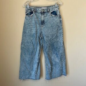 Dynamite High Waisted Wide Leg Raw Hem Light Wash Jeans size 28